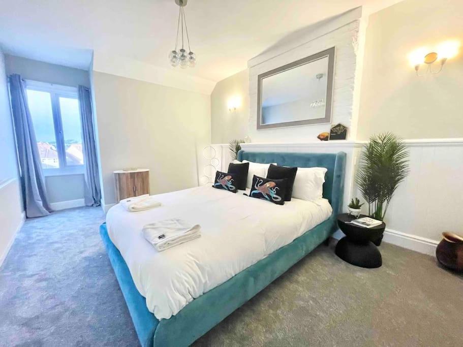 Coastline Retreats - Stunning Sea View Apartment, Netflix Bournemouth Kültér fotó